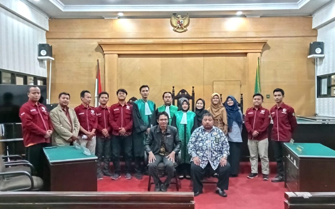 Mahasiswa Prodi Hukum Keluarga Islam IAI Cirebon Ikuti Praktik Sidang Semu di Pengadilan Agama Sumber Kelas 1A